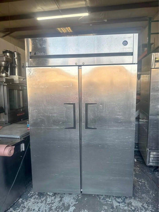 Commercial True Refrigerator